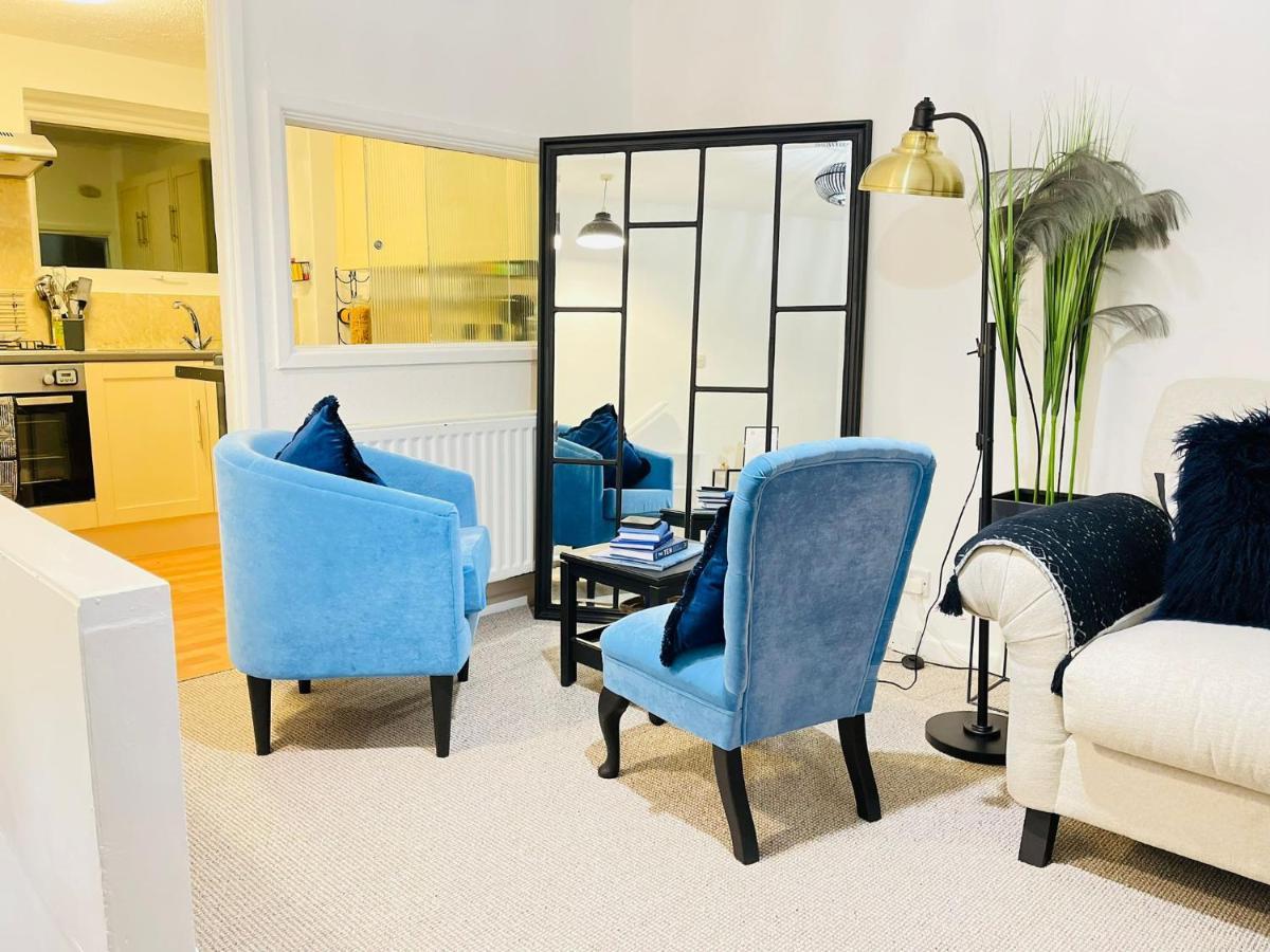 Lovely 1 Bed Home Near Hospital, With Parking & Garden Work Contractor Leisure, Sapphire CBG Extérieur photo